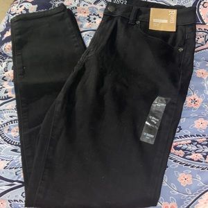 Brand New Skinny Low Rise Slim Leg Jeans